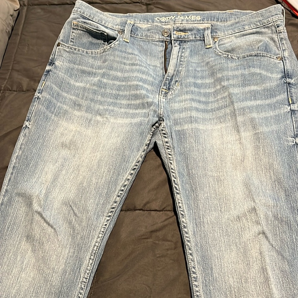 Men’s 40x30 Cody James light wash bootcut jeans